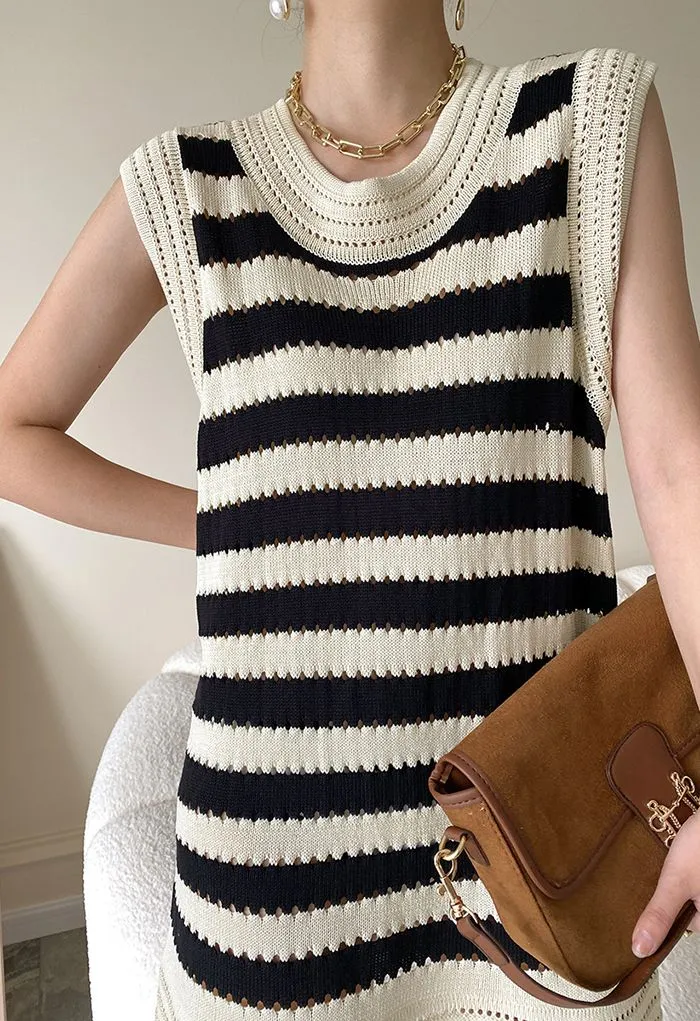 Aushöhlen gestreiftes ärmelloses Strickkleid
